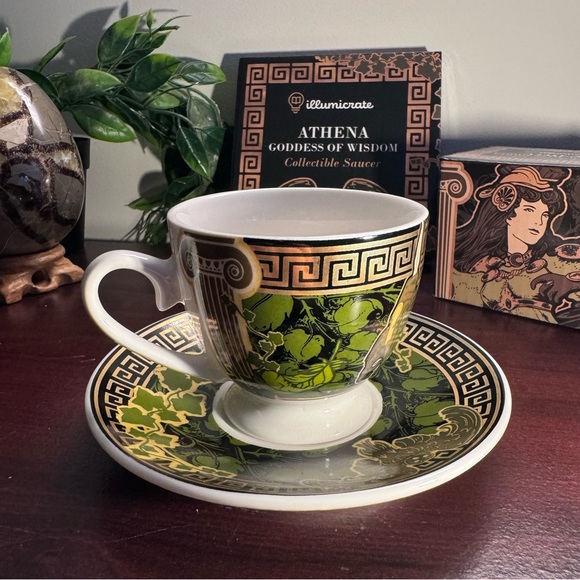 💡Illumicrate Athena Teacup & Saucer - Picture 3 of 7